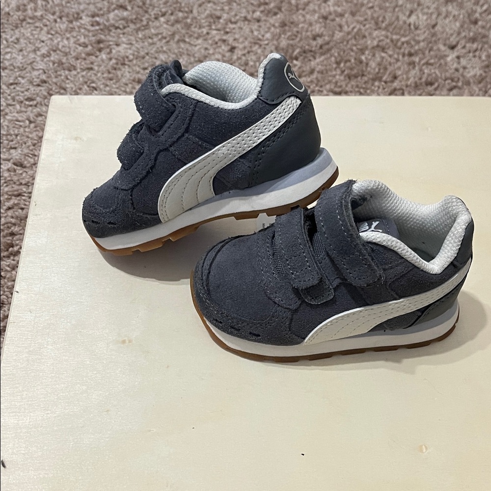 Puma Toddler 4C Charcoal and White Sneakers